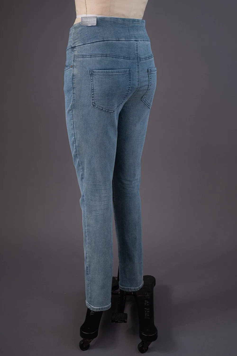 Light Indigo Pull-on Jegging
