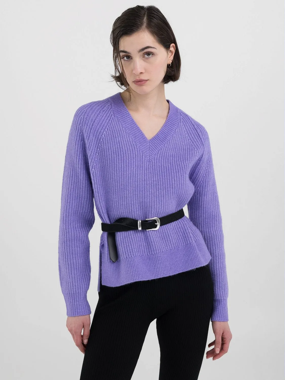 V-NECK SWEATER